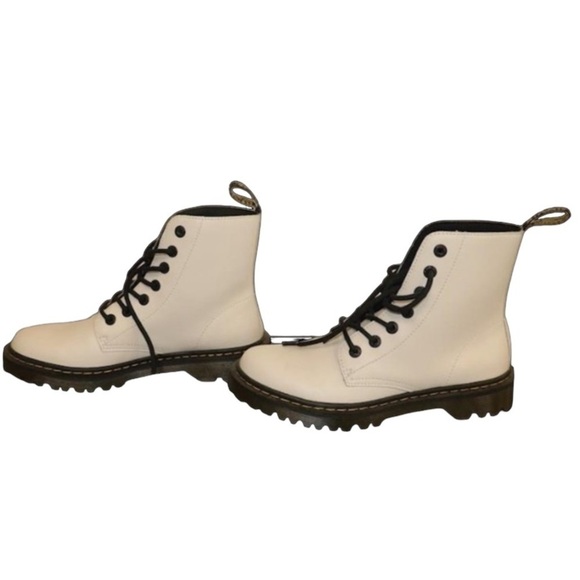 DOC DR. MARTENS 7-Hole White Leather Lace-up Boots Women US9/UK7 Men US7/UK5 NWT - Picture 3 of 12